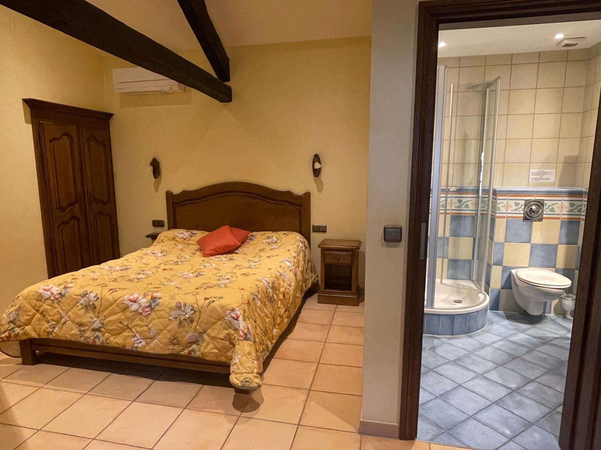 Отель Les Magnolias Curvalle Экстерьер фото