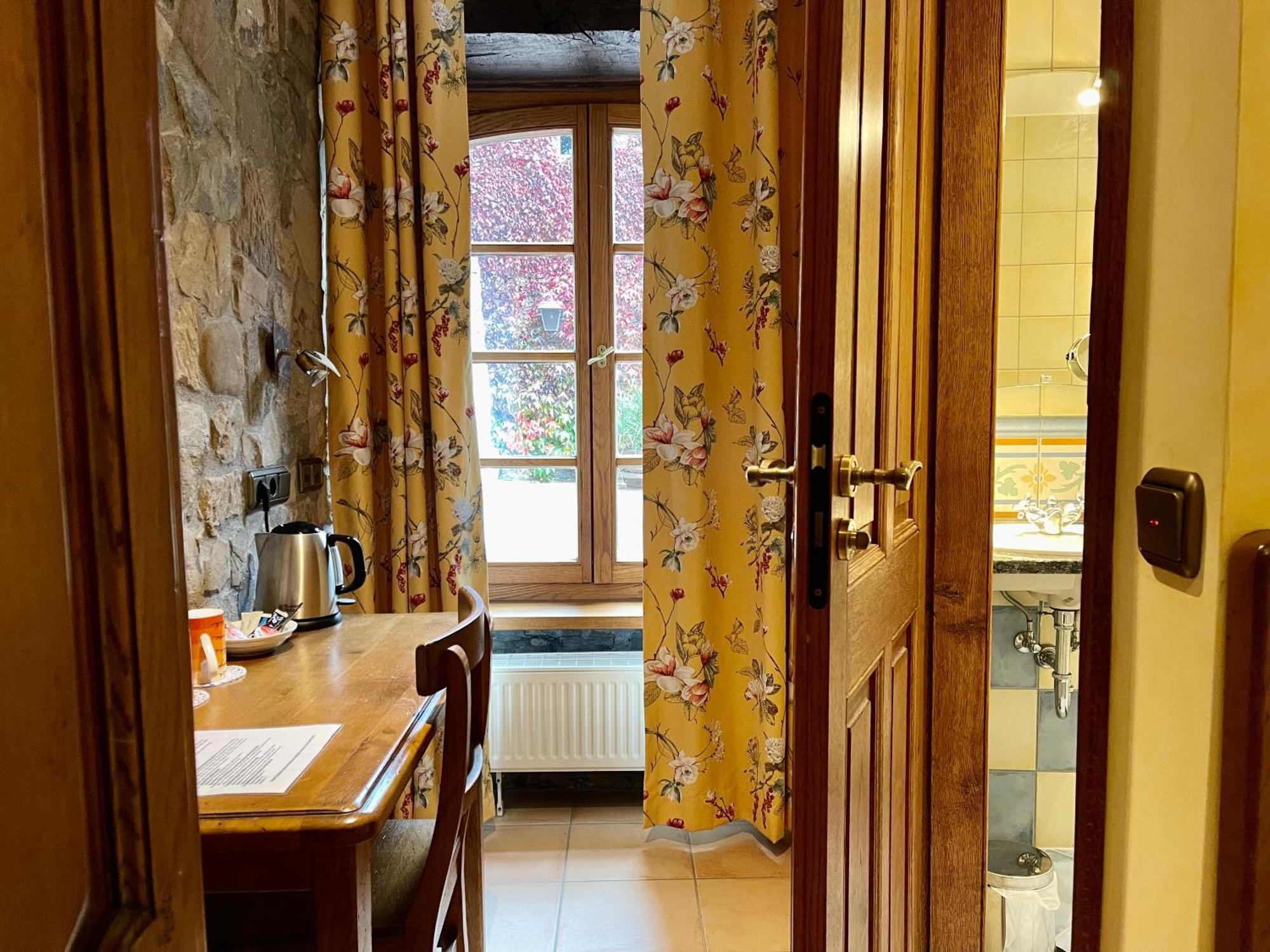 Отель Les Magnolias Curvalle Экстерьер фото